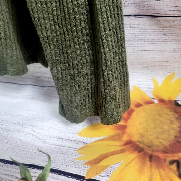 Free Kisses Long Sleeve Button Front Sweater Size 3X - Picture 2 of 6